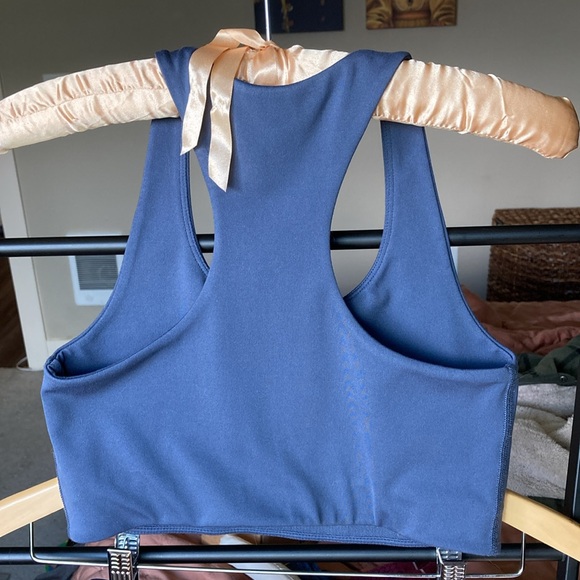 Ultra-Soft Performance Bra and Ultra-Soft Performance Pocket Legging in Blue Fog - Picture 3 of 12